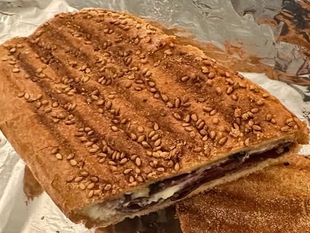 Pastrami Tozt Hero.
